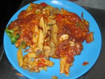 Rezept: Nudelgratin mit Broccoli und Pilzen Nudelgratin mit Broccoli und Pilzen - Rezept