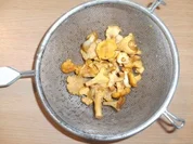Pilze: Pfifferlinge putzen - Rezept