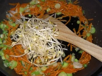 Frühlingshafte Hähnchenrollen - Rezept - Bild Nr. 4