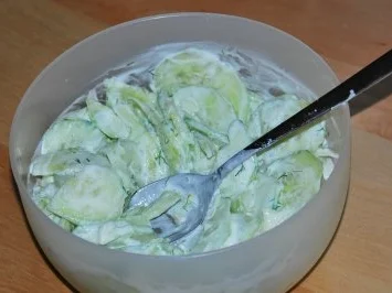 "Jochen´s Gurkensalat" - Rezept