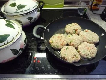 Rezept: Hackfleisch : Putenhack - Gemüse - Frikadelle Bild Nr. 4 Hackfleisch : Putenhack - Gemüse - Frikadelle - Rezept - Bild Nr. 4