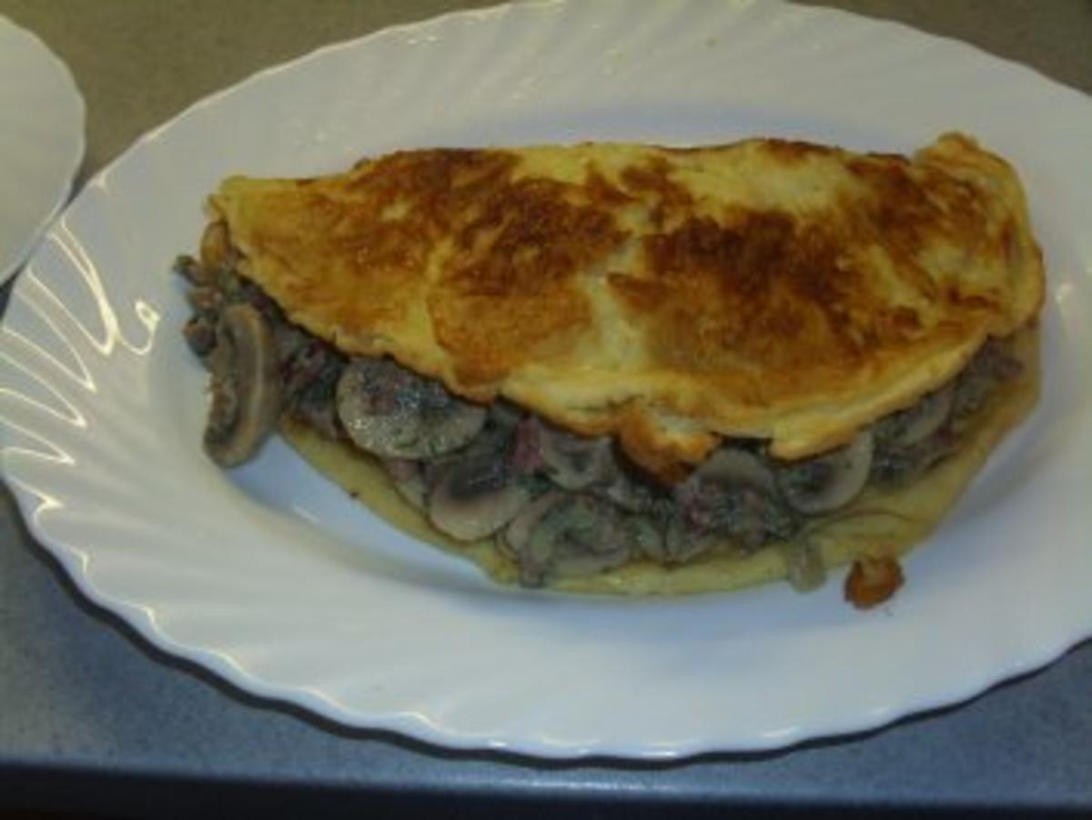 Pfannkuchen: Omelettes mit Champignons und Schinken - Rezept - kochbar.de