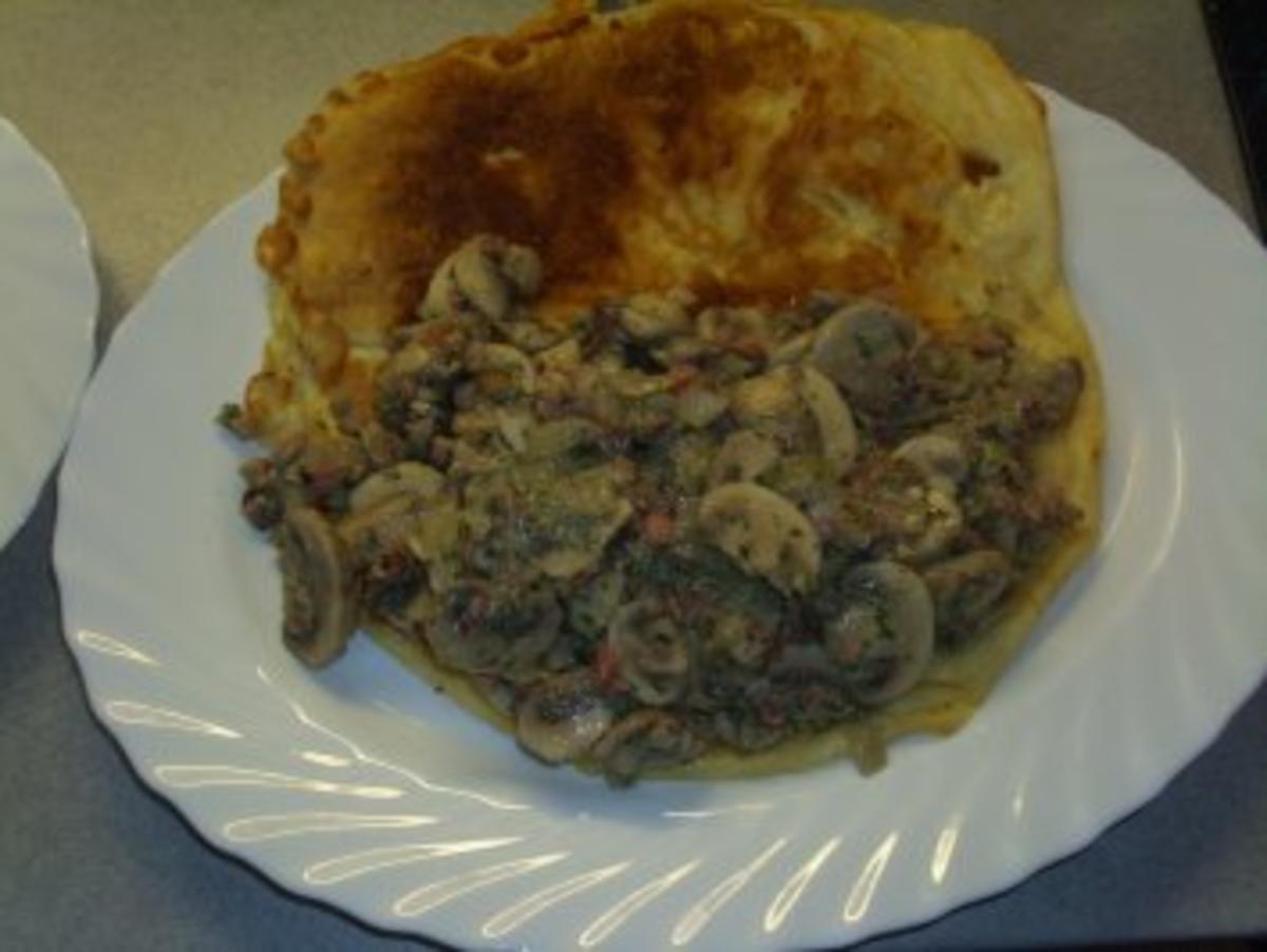 Pfannkuchen: Omelettes mit Champignons und Schinken - Rezept - Bild Nr. 5