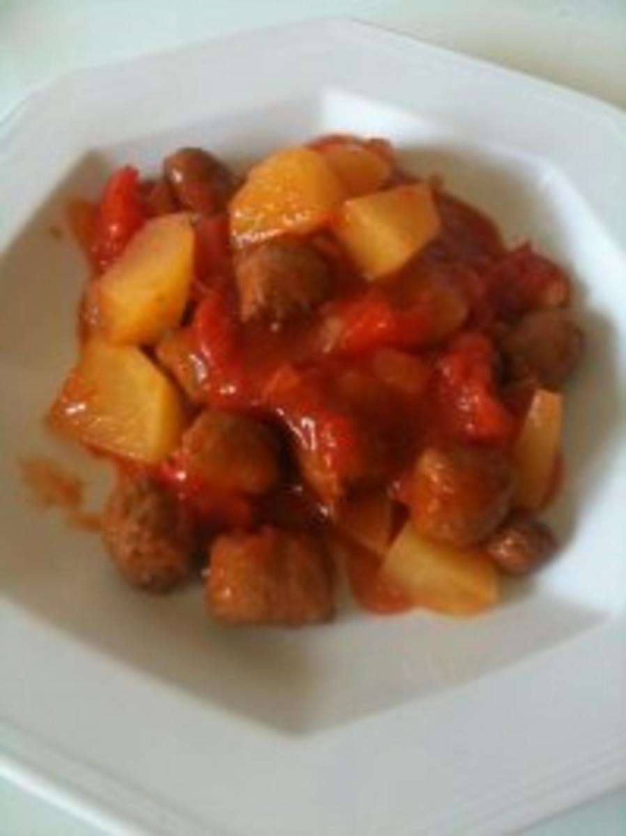 Tomaten-Kartoffelpfanne mit Merguez - Rezept