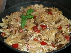 Rezept: Nudelpfanne mit Käse Nudelpfanne mit Käse - Rezept