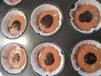 Rezept: Schokomuffins mit Atomkern Bild Nr. 3 Schokomuffins mit Atomkern - Rezept - Bild Nr. 3
