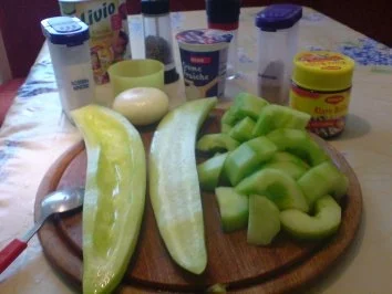 Rezept: Frikadellen einmal anders und mit Schmorgurken Bild Nr. 3 Frikadellen einmal anders und mit Schmorgurken - Rezept - Bild Nr. 3