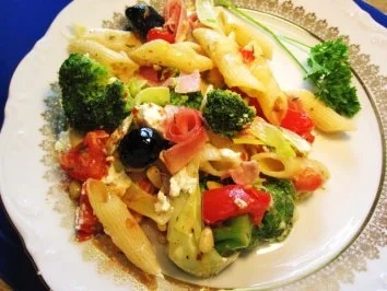 Gemüse-Gratin mit Nudeln und 3 Sorten Käse ... - Rezept