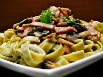 Rezept: Salbei-Nudeln mit Austernpilzen Salbei-Nudeln mit Austernpilzen - Rezept