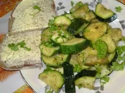Rezept: Zucchinigemรผse - isst meine Tochter sehr gerne Zucchinigemรผse - isst meine Tochter sehr gerne - Rezept