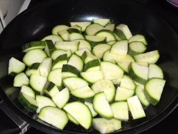 Zucchinigemüse - isst meine Tochter sehr gerne - Rezept - Bild Nr. 4