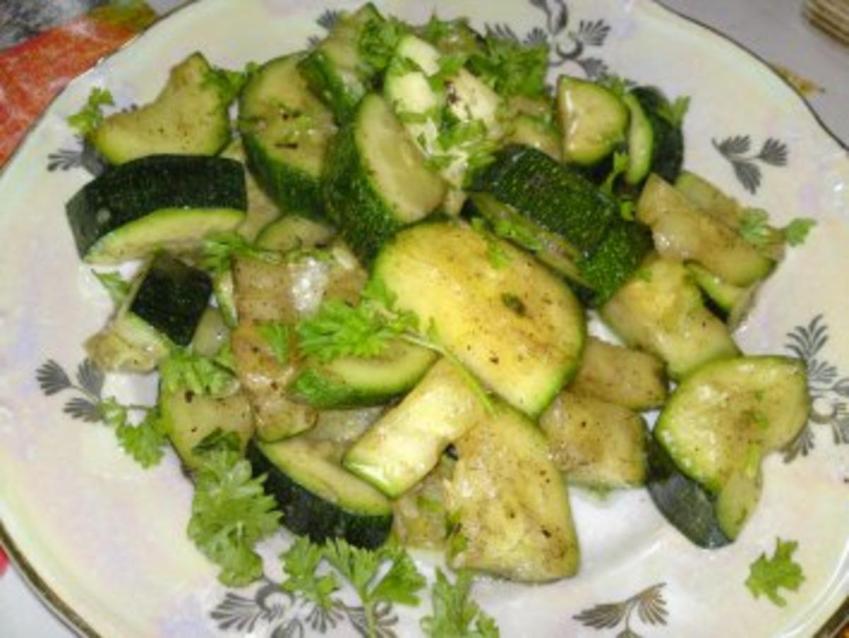 Zucchinigemüse - isst meine Tochter sehr gerne - Rezept - Bild Nr. 9