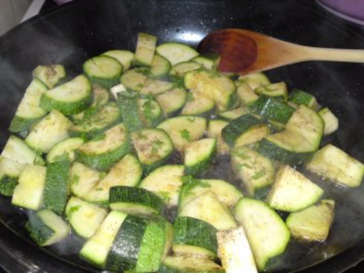 Zucchinigemüse - isst meine Tochter sehr gerne - Rezept - Bild Nr. 6