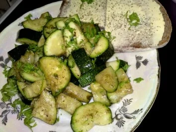 Zucchinigemüse - isst meine Tochter sehr gerne - Rezept - Bild Nr. 11
