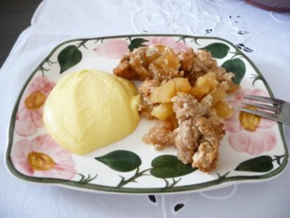Dessert : Apfel-Crumble mit Eierlikörcreme - Rezept