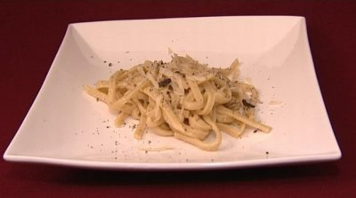 Selbstgemachte Nudeln Mit Truffeln In Butter Geschwenkt Carolin Ruppert Rezept Kochbar De