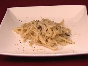 Selbstgemachte Nudeln mit Trüffeln in Butter geschwenkt (Carolin Ruppert) - Rezept