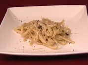 Selbstgemachte Nudeln mit Trüffeln in Butter geschwenkt (Carolin Ruppert) - Rezept