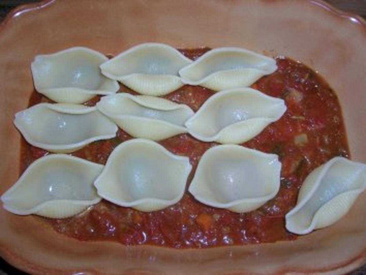 Conchiglioni N° 240  mit Ricotta-Käsefüllung auf Tomaten Sugo - Rezept - Bild Nr. 4