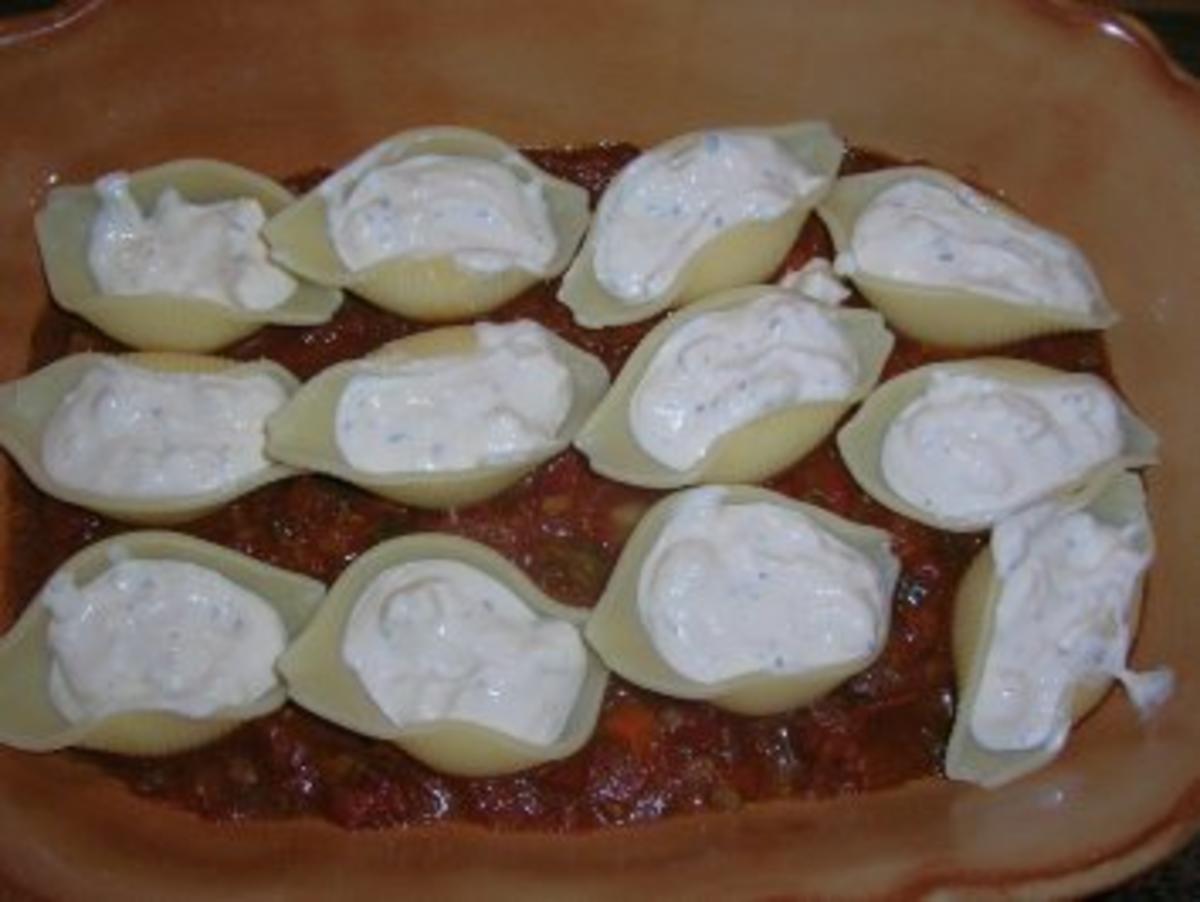 Conchiglioni N° 240  mit Ricotta-Käsefüllung auf Tomaten Sugo - Rezept - Bild Nr. 5