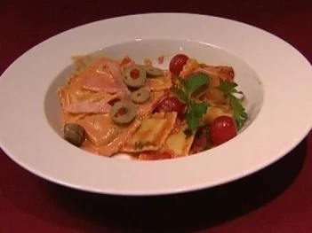 Rezept: Ricotta-Spinat-Pasta mit Cocktail-Tomatensoße und Mascarpone-Tomatensoße (Elmar Hörig) Ricotta-Spinat-Pasta mit Cocktail-Tomatensoße und Mascarpone-Tomatensoße (Elmar Hörig) - Rezept