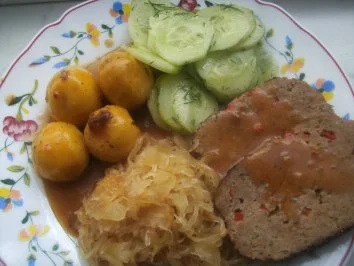 Rezept: Hackbraten Sauerkraut und Salzkartoffeln Hackbraten Sauerkraut und Salzkartoffeln - Rezept