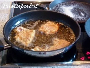 Kalbsschnitzel mit geschmolzenen Tomaten und Polentamuffins - Rezept - Bild Nr. 3