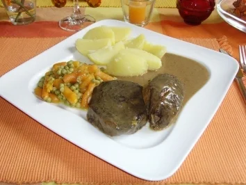 Rezept: Sauerbraten mit Backpflaumensoße... Sauerbraten mit Backpflaumensoße... - Rezept