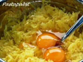 Rezept: Kartoffelpuffer mit Apfelmus Bild Nr. 2 Kartoffelpuffer mit Apfelmus - Rezept - Bild Nr. 2