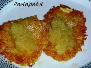 Rezept: Kartoffelpuffer mit Apfelmus Kartoffelpuffer mit Apfelmus - Rezept