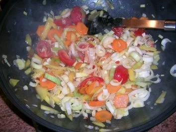 (Mee Goreng) gebratene chin. Eiernudeln mit Rinderfilet und Black Tiger Prawns - Rezept - Bild Nr. 8