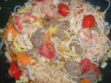 (Mee Goreng) gebratene chin. Eiernudeln mit Rinderfilet und Black Tiger Prawns - Rezept