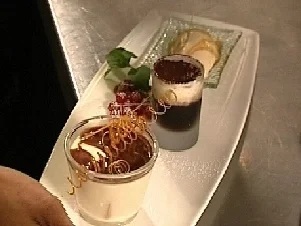 Rezept: 5 Liköre in 3 Konsistenzen 5 Liköre in 3 Konsistenzen - Rezept