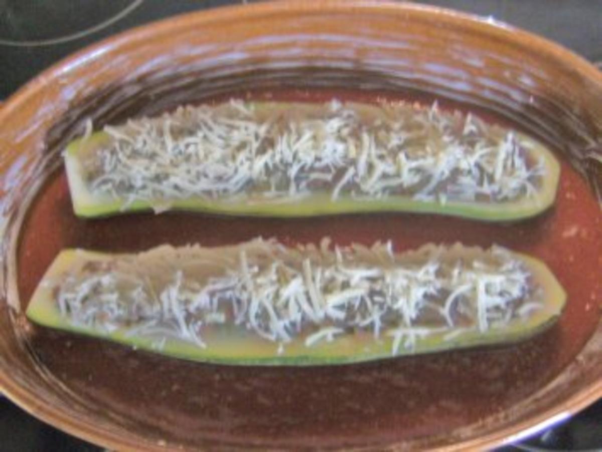 Gefüllte Zucchini - Rezept - Bild Nr. 3