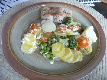 Aufläufe : Gemüseauflauf mit gegrilltem Seelachs - Rezept