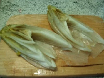 Rezept: Chicoree mit einer Käsesoße überbacken Bild Nr. 7 Chicoree mit einer Käsesoße überbacken - Rezept - Bild Nr. 7