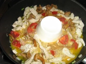 Putengeschnetzeltes mit Pfifferlingen an Tagliatelle - Rezept - Bild Nr. 5