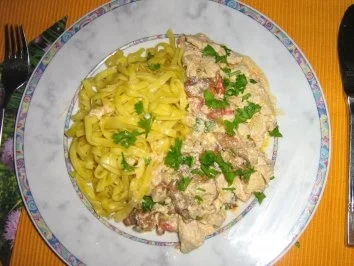 Putengeschnetzeltes mit Pfifferlingen an Tagliatelle - Rezept - Bild Nr. 7