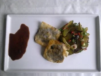 Rezept: Blutwurst, Filoteig, Port, Knoblauch, Kaffee, Schokolade, scharfe Pflaumen Blutwurst, Filoteig, Port, Knoblauch, Kaffee, Schokolade, scharfe Pflaumen - Rezept