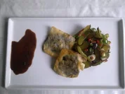 Blutwurst, Filoteig, Port, Knoblauch, Kaffee, Schokolade, scharfe Pflaumen - Rezept