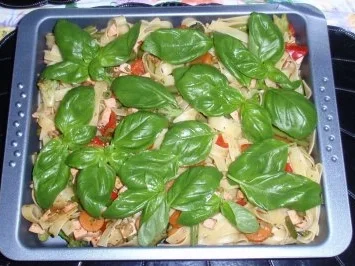 Italienischer Nudelauflauf mit einer Käse-Haselnussdecke - Rezept - Bild Nr. 8