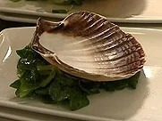 Jakobsmuscheln auf Zitronengras an Feldsalat mit Limonenöl - Rezept