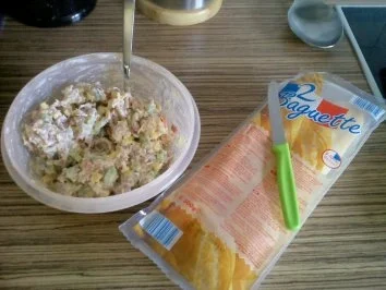 Rezept: "SNACK" Pizza-Baguette Bild Nr. 2 "SNACK" Pizza-Baguette - Rezept - Bild Nr. 2