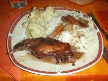 Rezept: Kaninchen aus dem Ofen mit Teigwaren und Blumenkohl Bild Nr. 2 Kaninchen aus dem Ofen mit Teigwaren und Blumenkohl - Rezept - Bild Nr. 2