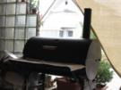 Jungschweinerücken mit Schwarte, gepökelt. Dazu Kräuter-Grillkartoffeln und Quarkdipp. - Rezept