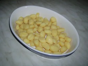 Rezept: Gnocchi-Basilikum-Gratin Bild Nr. 2 Gnocchi-Basilikum-Gratin - Rezept - Bild Nr. 2