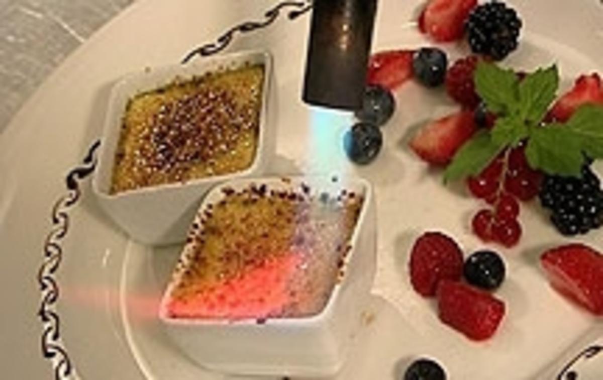 Zweierlei Creme Brulee mit Sommerbeeren - Rezept Eingereicht von Unter
Volldampf