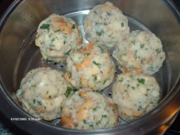 Aromatische Petersilien-Weißbrotklöße - Rezept - Bild Nr. 6