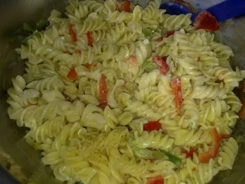 Rezept: Nudelsalat mit Paprika Nudelsalat mit Paprika - Rezept