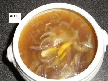 Rezept: Bern-friburgische Zwiebelsuppe Bild Nr. 3 Bern-friburgische Zwiebelsuppe - Rezept - Bild Nr. 3